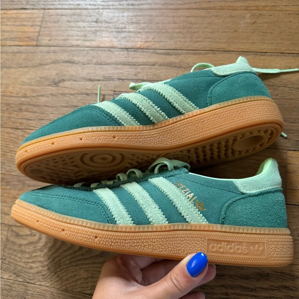adidas Spezial Women's Teal & Mint Suede Sneakers. Pre/owned - Picture 3 of 7